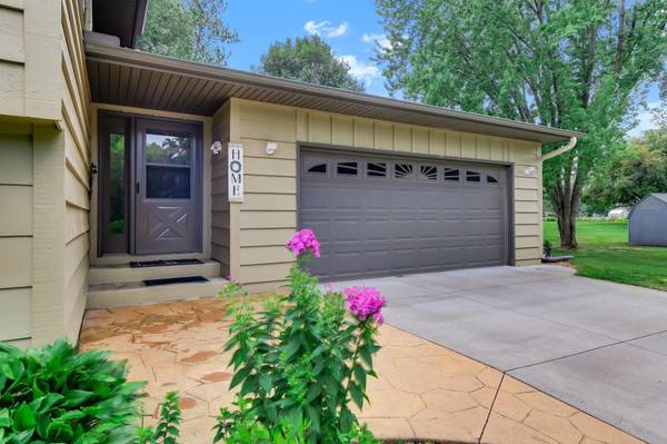 22365 Circle LN, Rogers, MN 55374