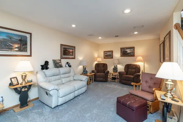 15053 Dutchman WAY, Apple Valley, MN 55124