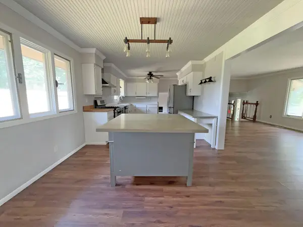 4497 S Oak Leaf CT, Vadnais Heights, MN 55127