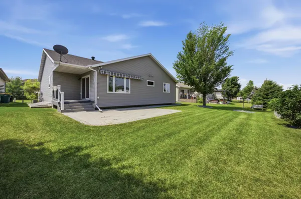 216 30th AVE E, West Fargo, ND 58078