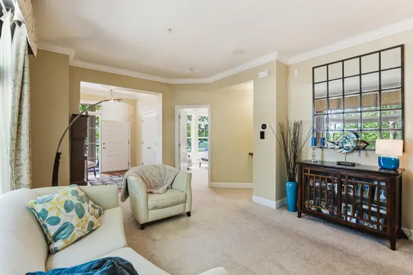12250 Lakeview DR N, Maple Grove, MN 55369