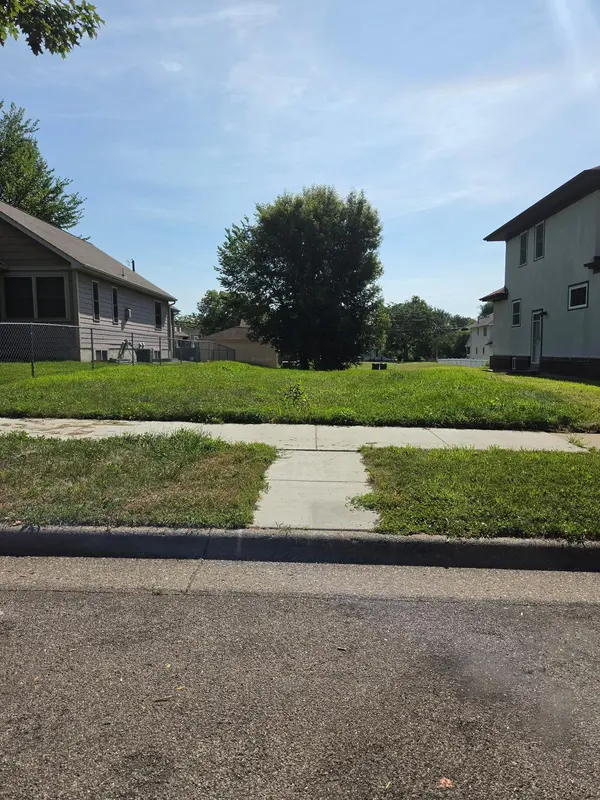 1722 Thomas AVE N, Minneapolis, MN 55411
