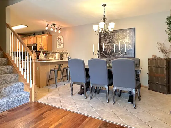 2352 Oakridge CIR, Hudson, WI 54016