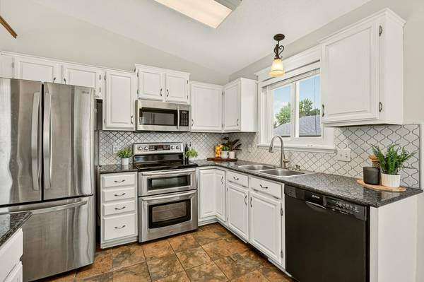 4215 4th PL NW, Rochester, MN 55901