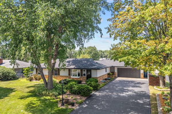 9424 Chicago AVE S, Bloomington, MN 55420