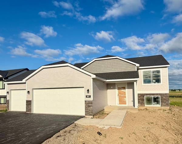 907 Misty Meadow BLVD,  Buffalo,  MN 55313