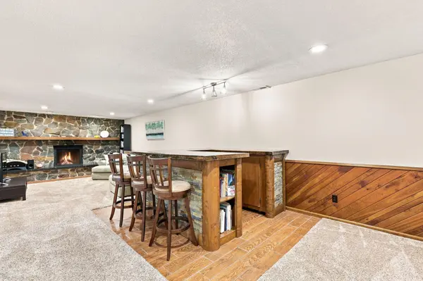 445 Gramsie RD, Shoreview, MN 55126