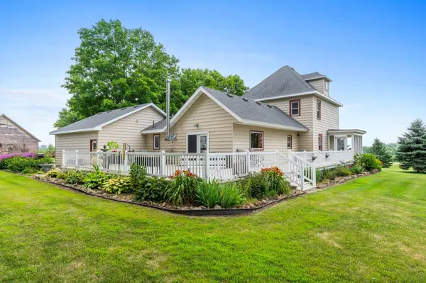 6321 County 11 BLVD, Kenyon, MN 55946