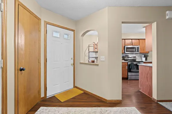 14309 Bedford DR, Eden Prairie, MN 55346