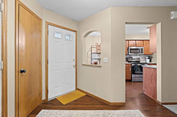 14309 Bedford DR, Eden Prairie, MN 55346