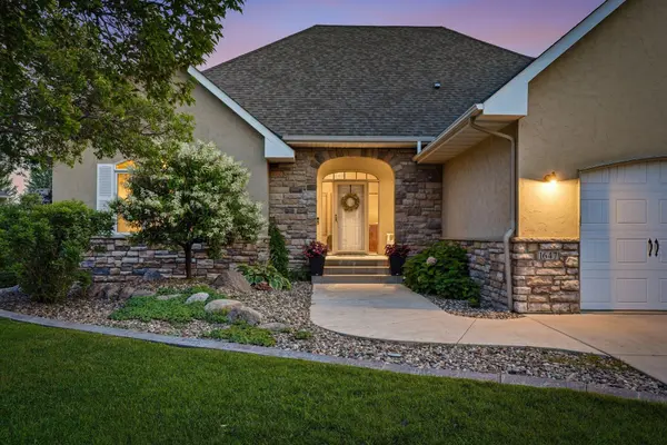1647 Seashell LN, Waconia, MN 55387