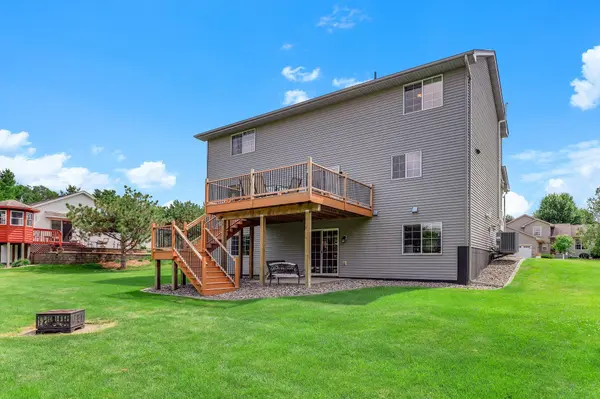 1414 Sunbird LN, Faribault, MN 55021