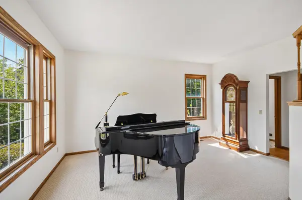 503 Abbey WAY, Mendota Heights, MN 55120