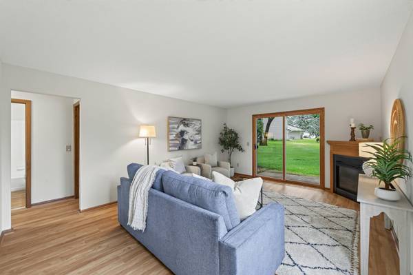 422 95th LN NE, Blaine, MN 55434