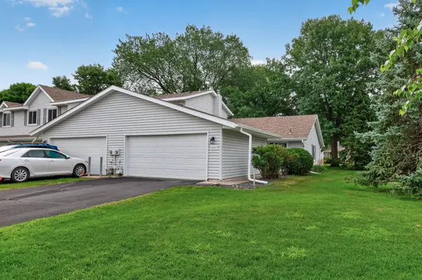 422 95th LN NE, Blaine, MN 55434