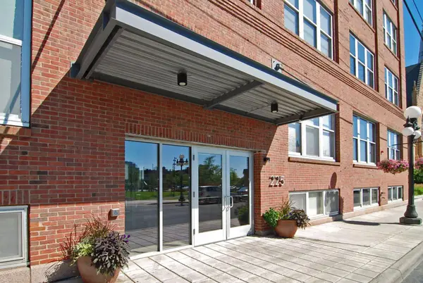 225 9th ST E #304, Saint Paul, MN 55101