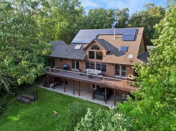 2770 Southview RDG, Red Wing, MN 55066