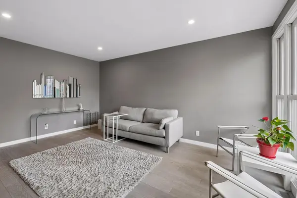 6427 Barrie RD, Edina, MN 55435