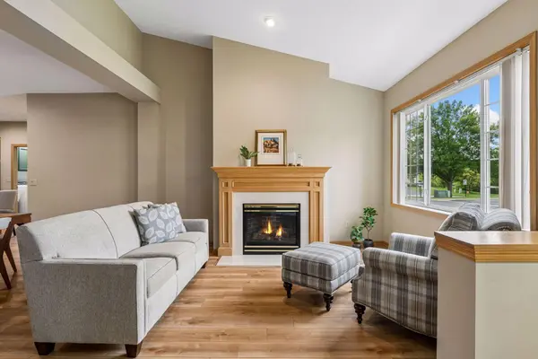 3873 Lawndale LN N, Plymouth, MN 55446