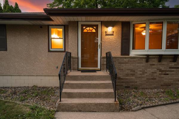 1535 Mclean AVE, Saint Paul, MN 55106