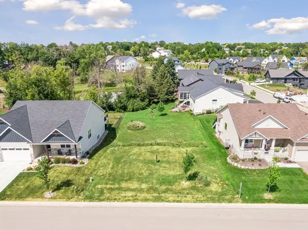 1946 Woods PT, Waconia, MN 55387