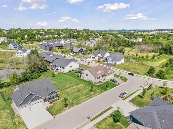1946 Woods PT, Waconia, MN 55387