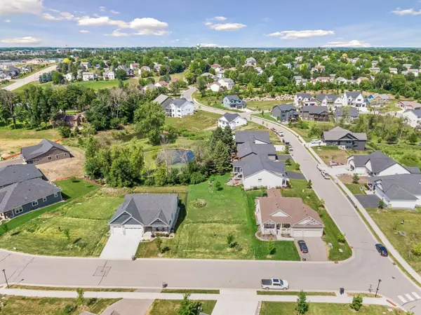 1946 Woods PT, Waconia, MN 55387
