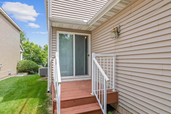 15587 Crab Apple LN, Eden Prairie, MN 55347