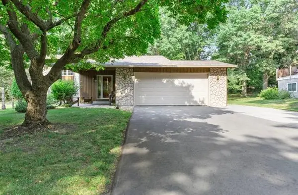13 Woodcrest DR, Circle Pines, MN 55014