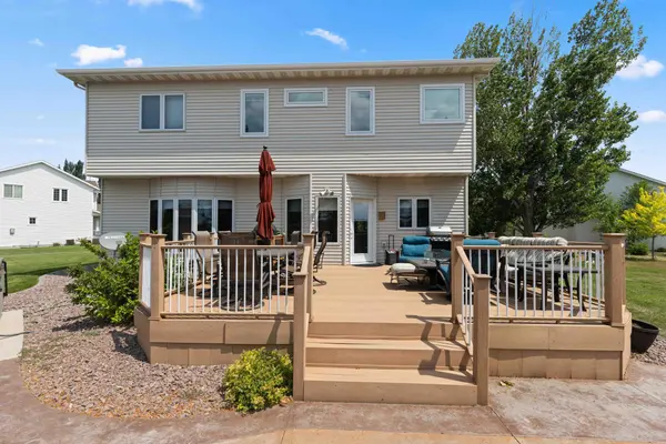 5039 Rose Creek Pkwy S, Fargo, ND 58104