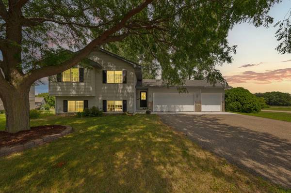 2206 W Hill ST, Faribault, MN 55021