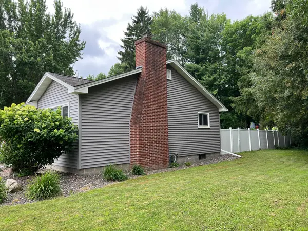 1045 10th AVE, Cumberland, WI 54829