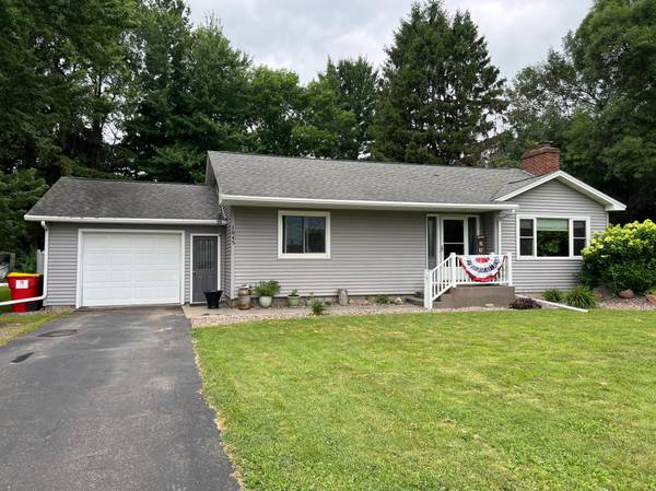 1045 10th AVE, Cumberland, WI 54829