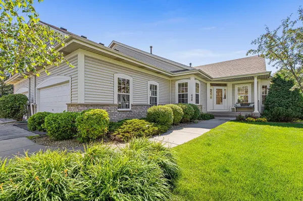 408 Holly LN N, Oakdale, MN 55128