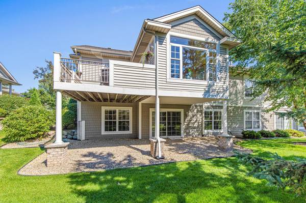 408 Holly LN N, Oakdale, MN 55128