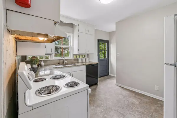 2417 Parkview BLVD, Golden Valley, MN 55422