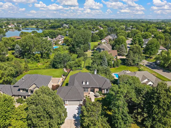 8072 Enclave CIR, Woodbury, MN 55125