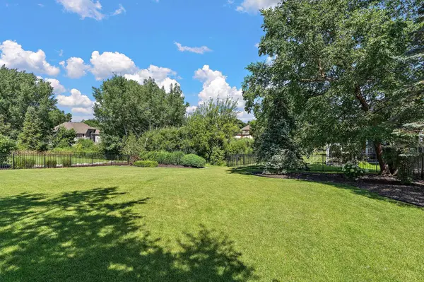 8072 Enclave CIR, Woodbury, MN 55125
