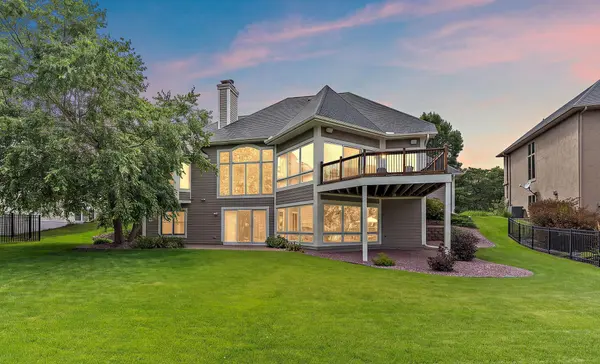 8072 Enclave CIR, Woodbury, MN 55125