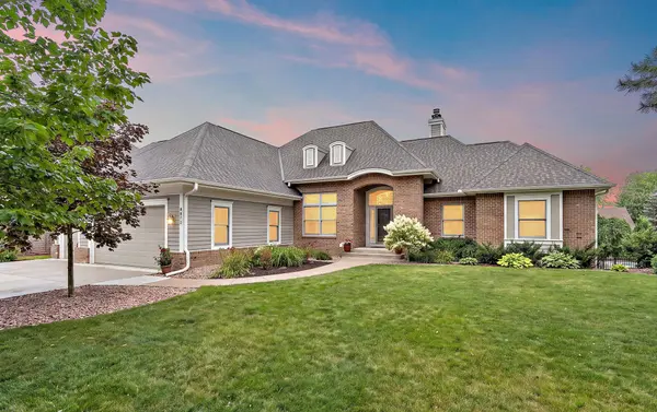 8072 Enclave CIR, Woodbury, MN 55125