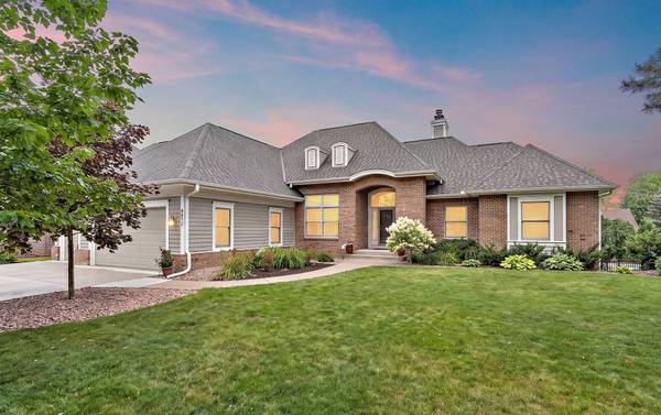 8072 Enclave CIR, Woodbury, MN 55125