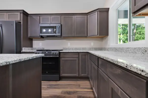 331 Gateway Pkwy, Osceola, WI 54020