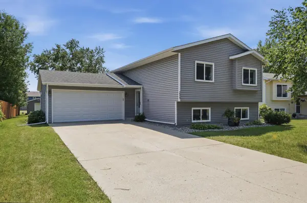2523 33rd AVE S, Moorhead, MN 56560