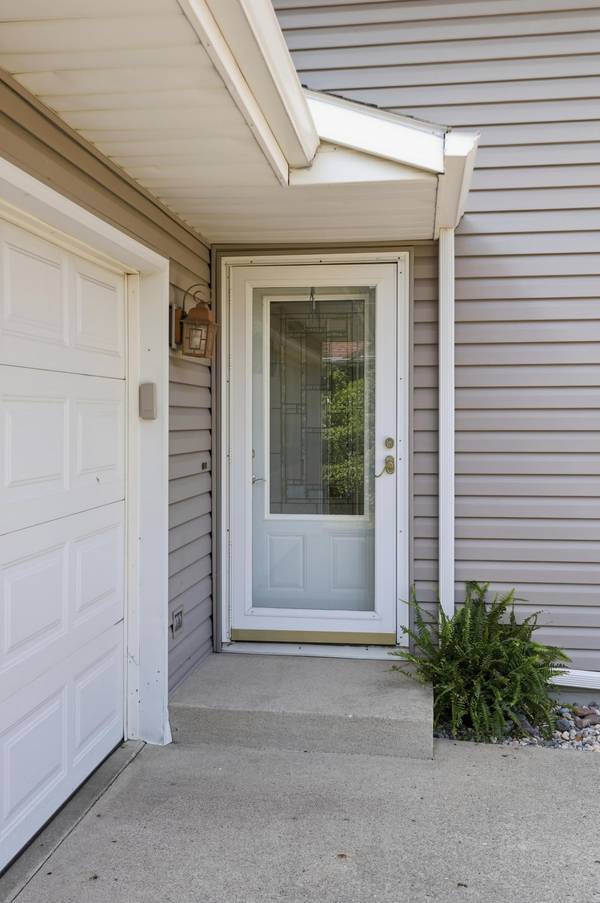2523 33rd AVE S, Moorhead, MN 56560