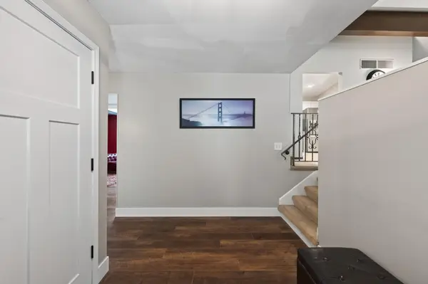 2144 Valley View PL, Saint Paul, MN 55119