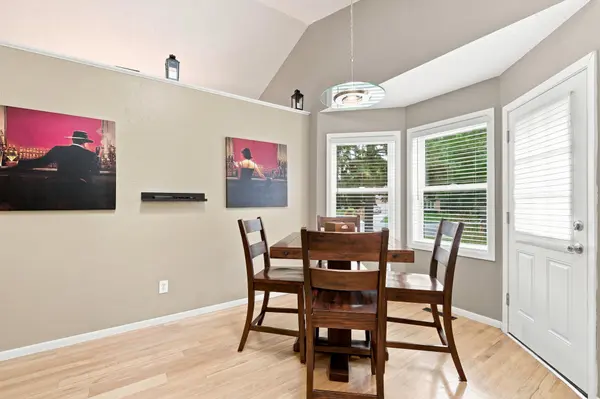 8081 Hidden CIR, Chanhassen, MN 55317