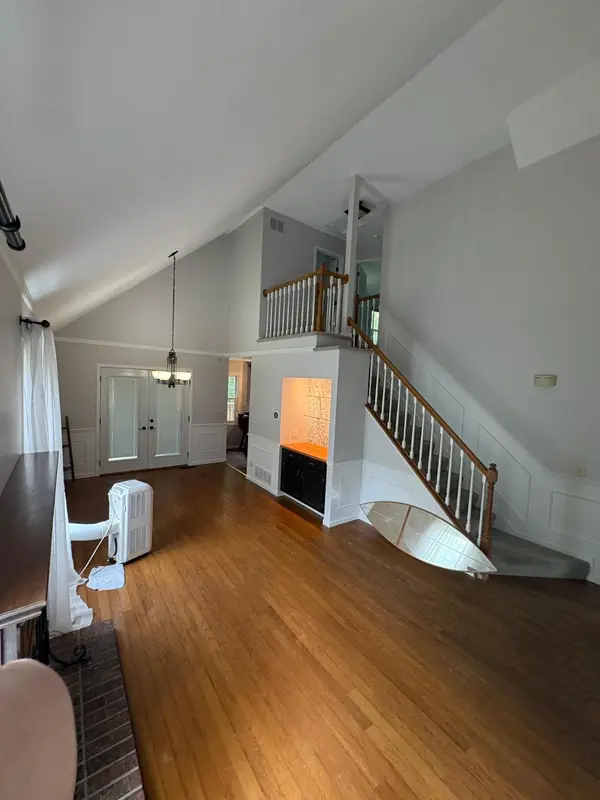 8935 Pine Bluff CT, Eden Prairie, MN 55347