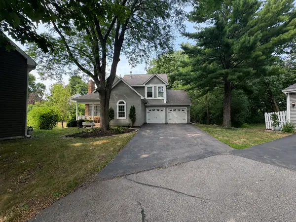 8935 Pine Bluff CT, Eden Prairie, MN 55347