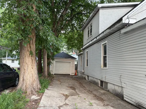 1225 11 1/2 ST N, Fargo, ND 58102