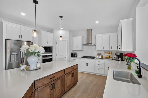 14344 Alder WAY, Rosemount, MN 55068